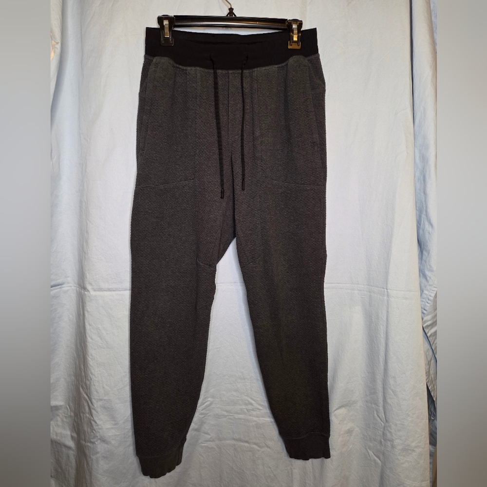 Lululemon Mens At Ease Jogger in Heathered Gray/Black - Size M